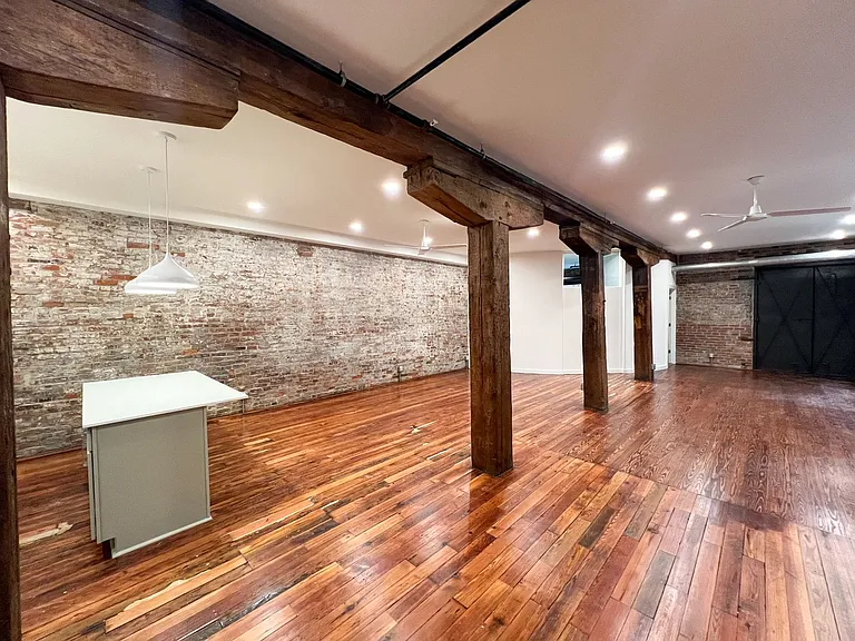 209 Woodward St — Photo 13