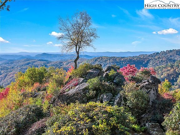 2nd image of 933 Thunder Ridge Lane