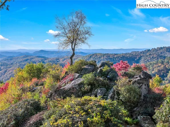 933 Thunder Ridge Lane, Lenoir, NC 28645