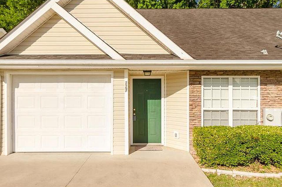1st image of 227 Caldwell Cir #227