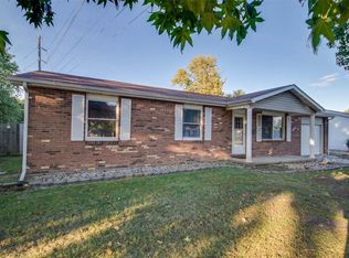 123 Rosewood Dr, Jerseyville, IL 62052