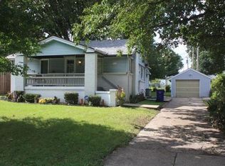 839 S 18th St, Decatur, IL 62521