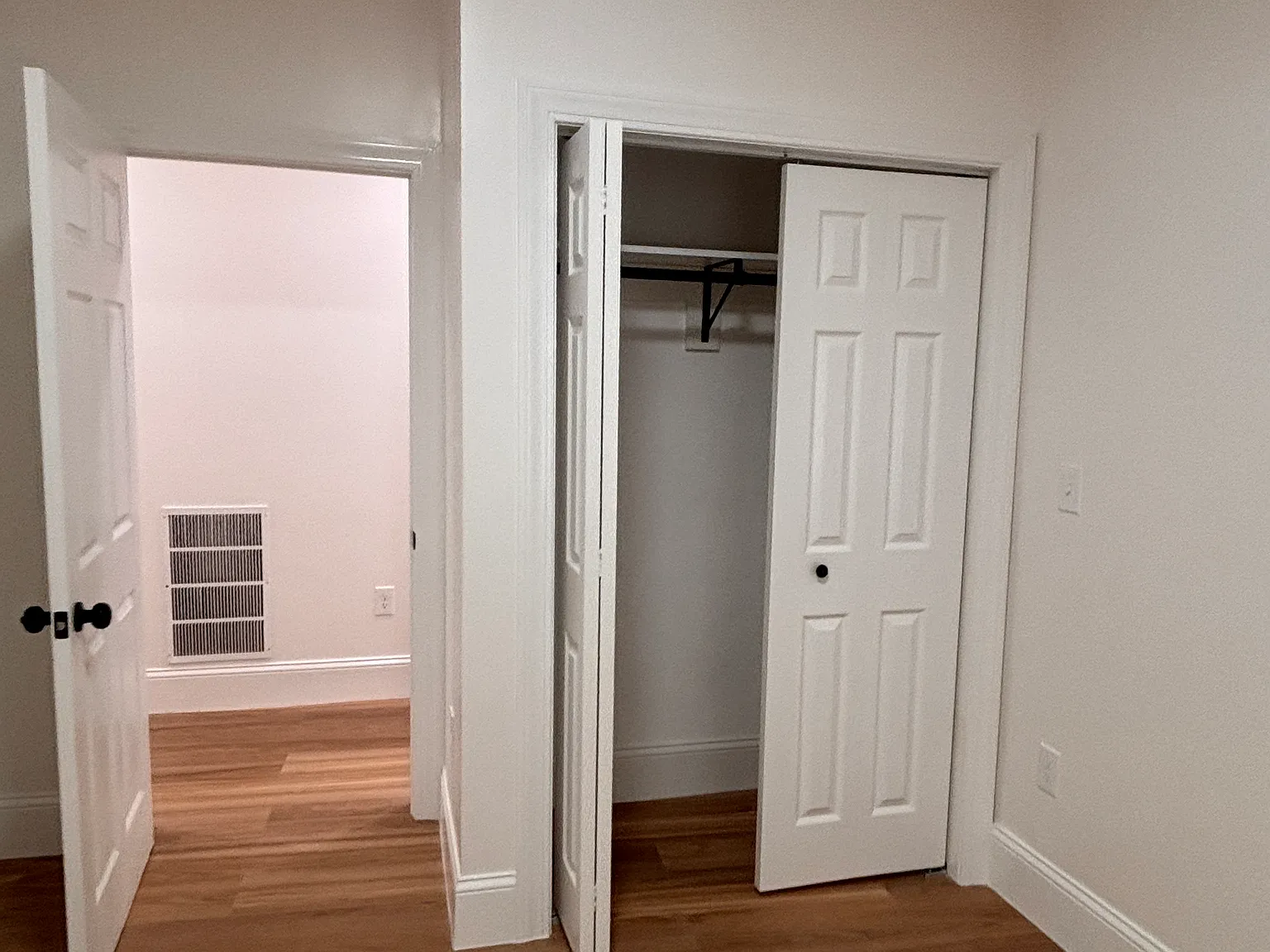 3 bed, 9999 sqft, $3,750 — Photo 3