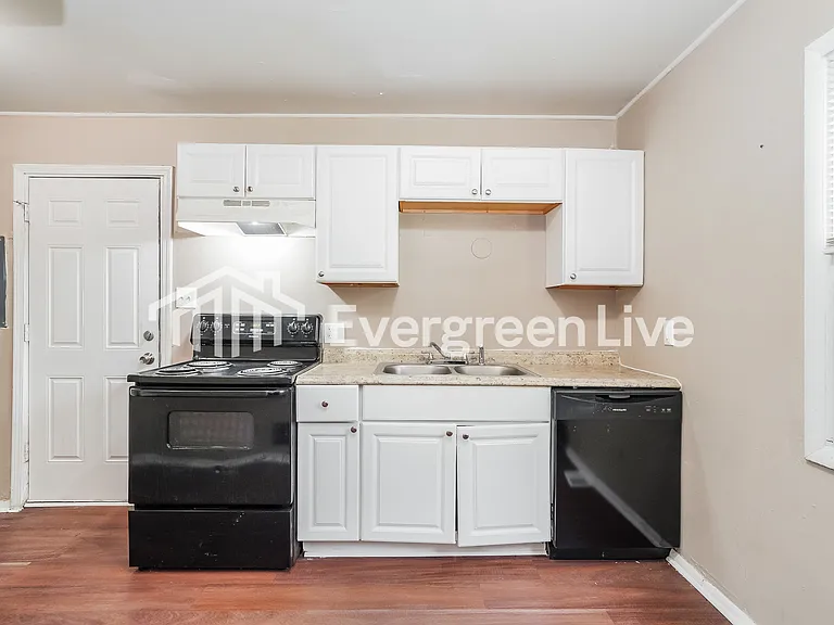 939 Colgate Rd — Photo 5