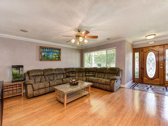 4th image of 9062 Polly Ave