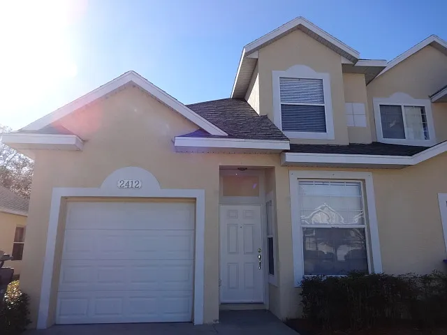3 bed, 2.5 bath, 1423 sqft, $2,125 — Photo 1
