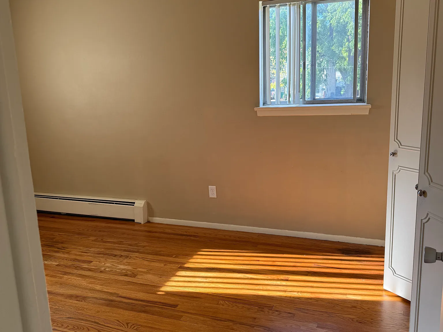 2 bed, 900 sqft, $1,200 — Photo 3