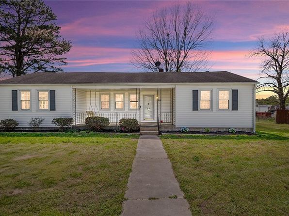 518 Clay St, Wakefield, VA 23888