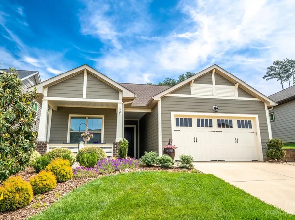 221 Stone Mountain Way, Denver, NC 28037