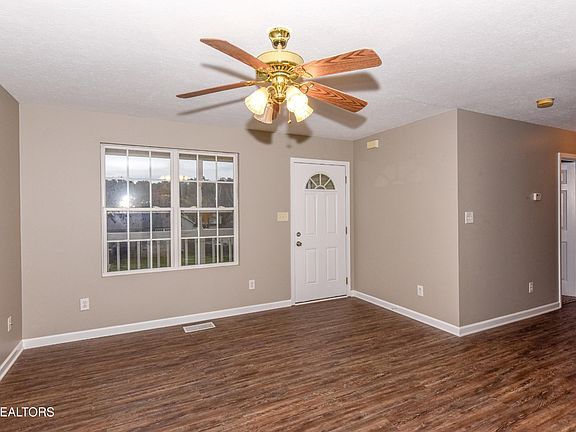 3rd image of 2806 Wendi Ann Dr