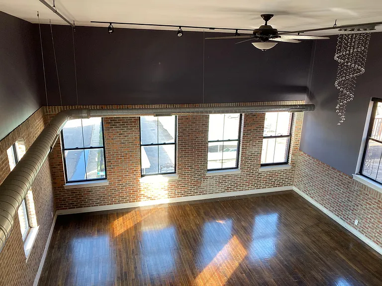 139 E Main St #400 — Photo 5