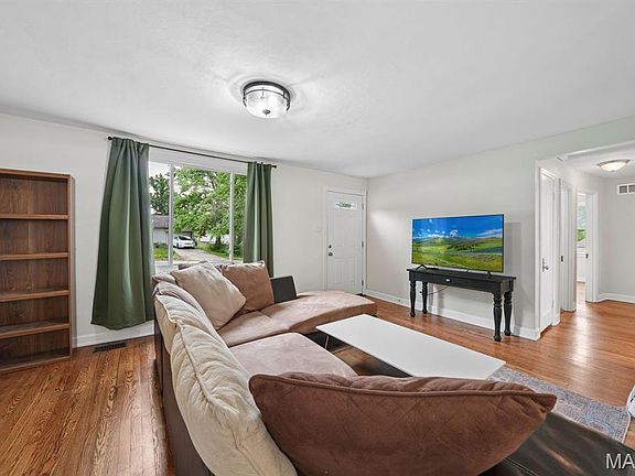 3rd image of 1008 Etherton Dr