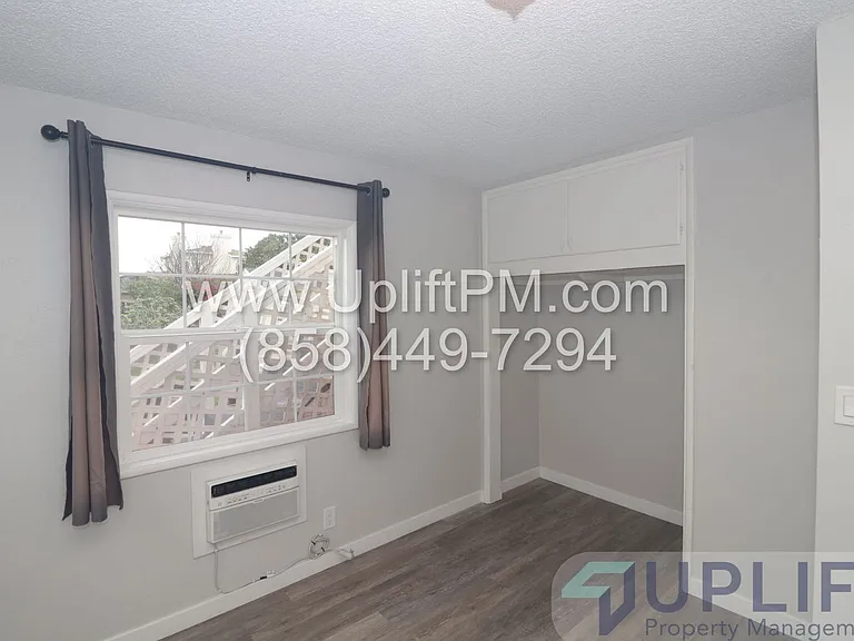 4833 Castle Ave — Photo 17