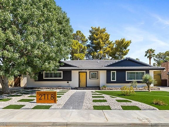2nd image of 2718 Colanthe Ave