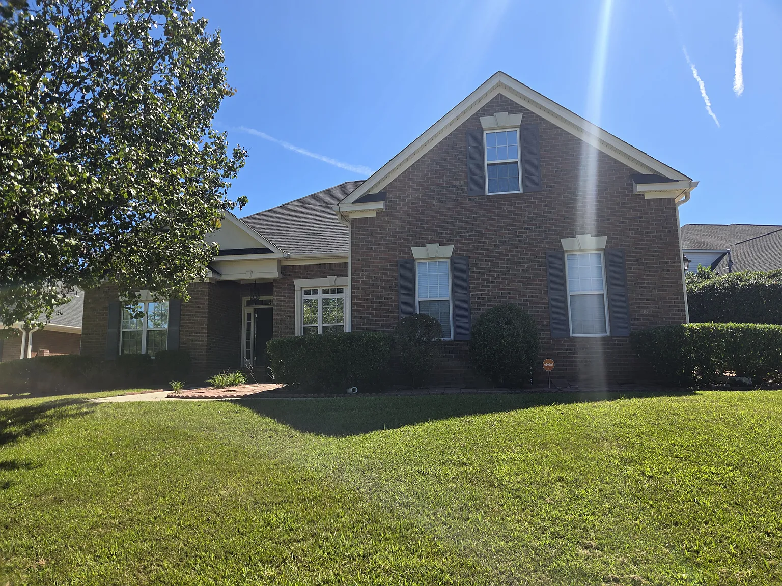 4 bed, 2414 sqft, $2,100 — Photo 1