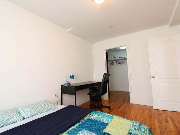 3rd image of 119 Hart St #11Z