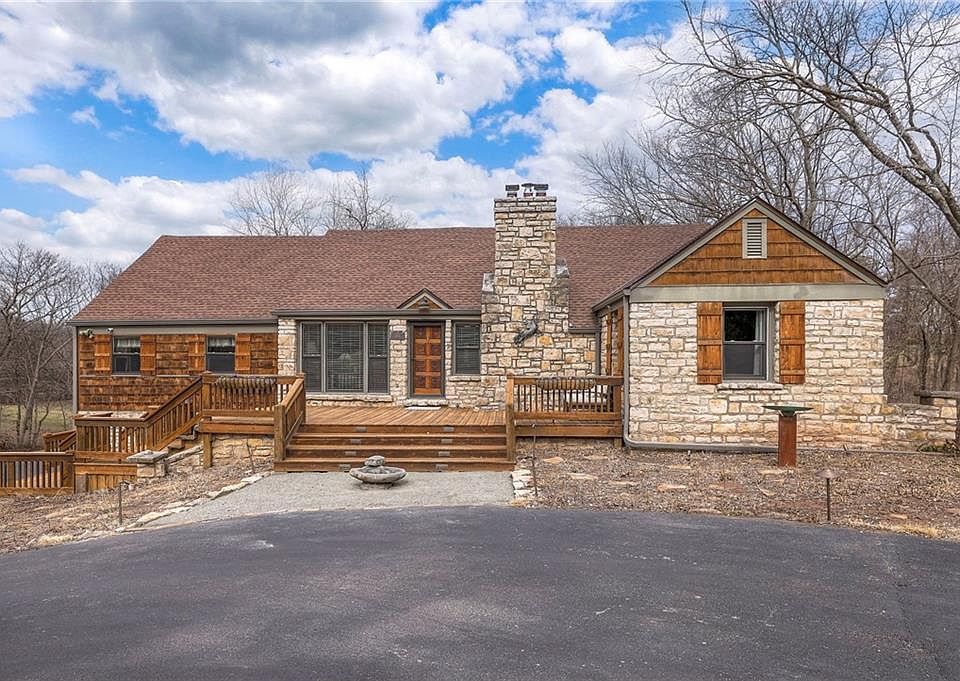 1st image of 806 W Red Bridge Rd