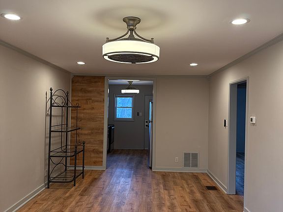 2nd image of 1801 Shady Ln Unit 6