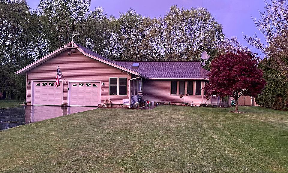 2nd image of 17 Holly Cir