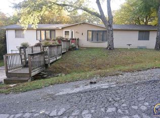 7286 Greenleaf Trl, Ozawkie, KS 66070