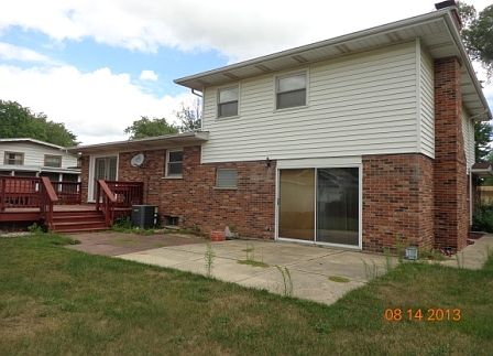 3rd image of 346 N Park Dr