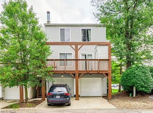 22252 Center Ridge Rd, Rocky River, OH 44116