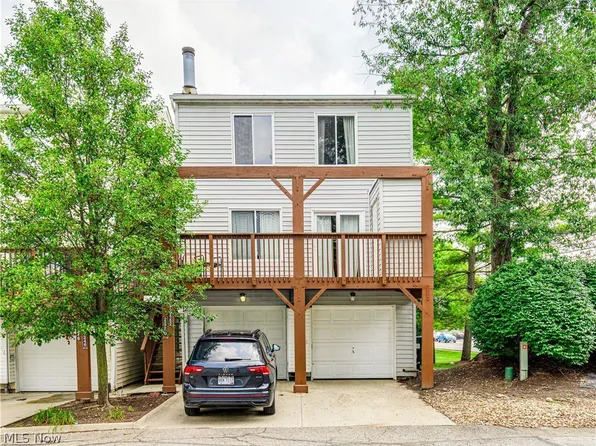 22252 Center Ridge Rd, Rocky River, OH 44116