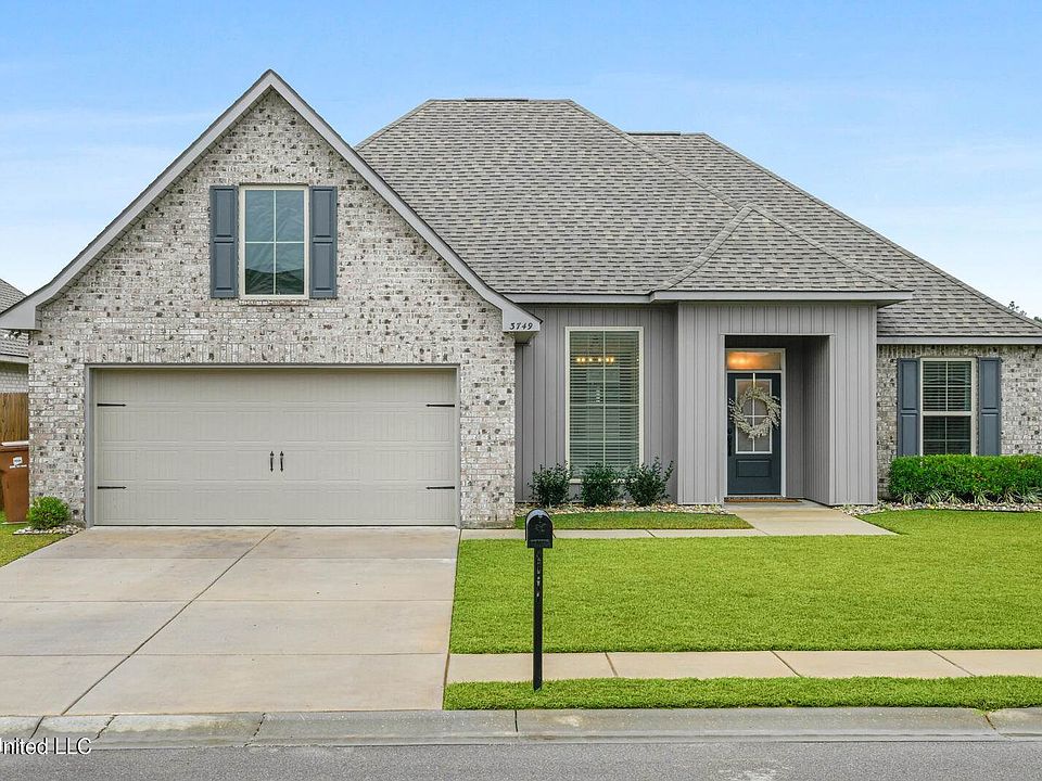 1st image of 3749 Victor Ln