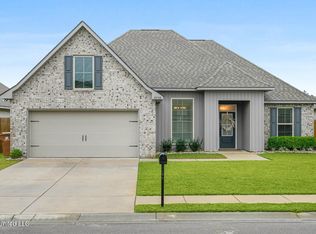 3749 Victor Ln, Diberville, MS 39540