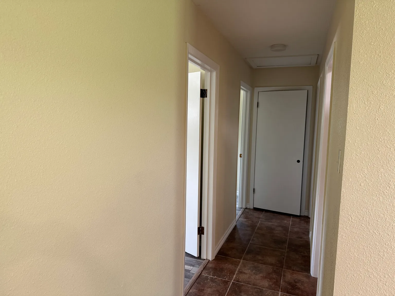 3 bed, 1.5 bath, 1275 sqft, $1,500 — Photo 2