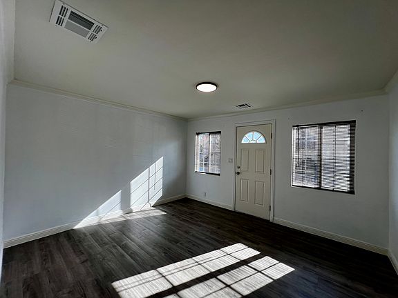 3rd image of 1711 Peyton Ave