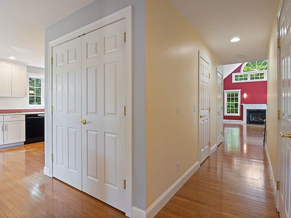 5th image of 29 Vineyard Drive