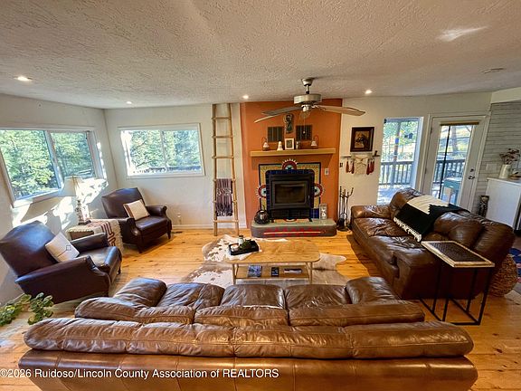 3rd image of 211 White Mountain Meadows Dr