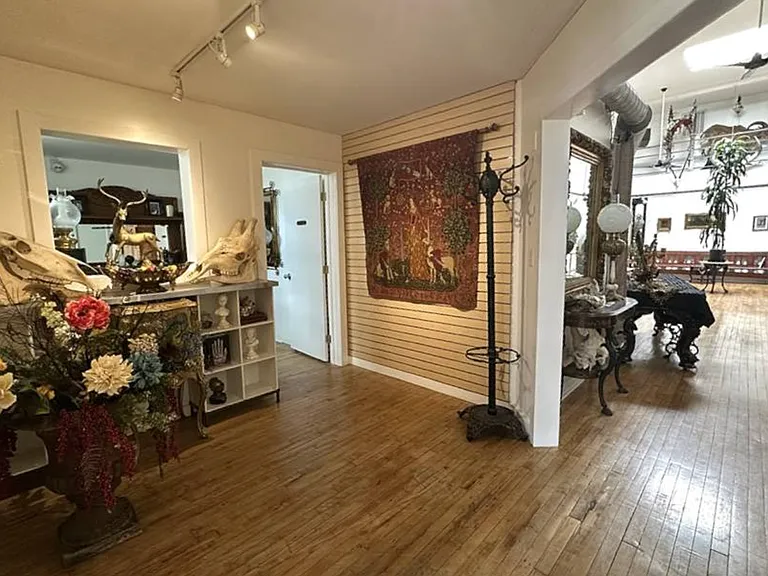 706 W Pennway St #A — Photo 8