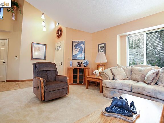 5th image of 3828 Rockford Dr