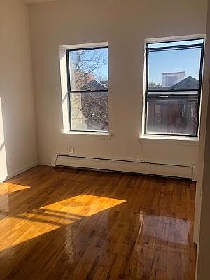 2nd image of 47 Clifton Pl #3H