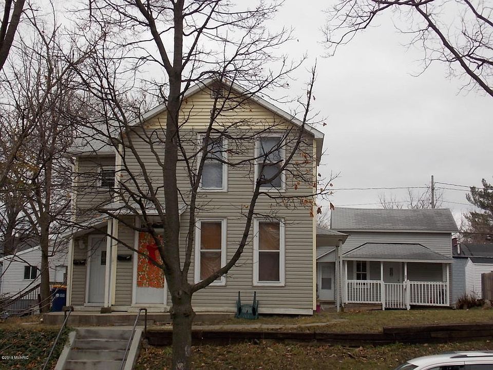 1st image of 45 Grove St NE #47
