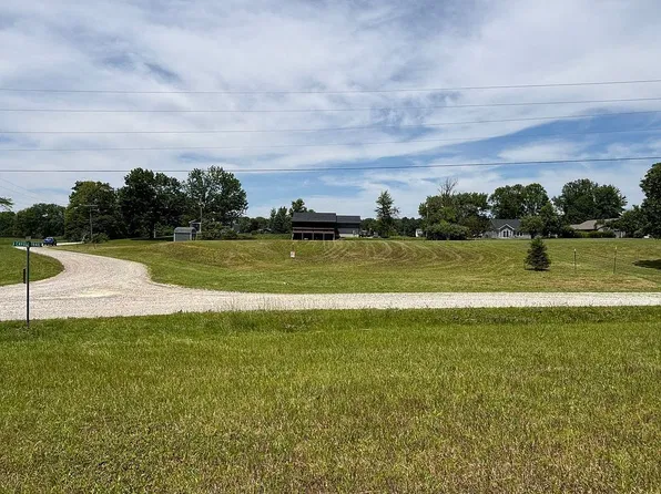1612 N Makah Trl, Greensburg, IN 47240