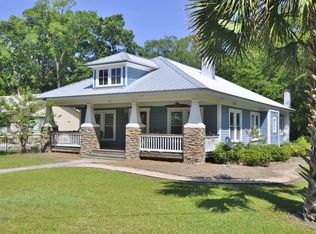 220 Avenue D, Apalachicola, FL 32320