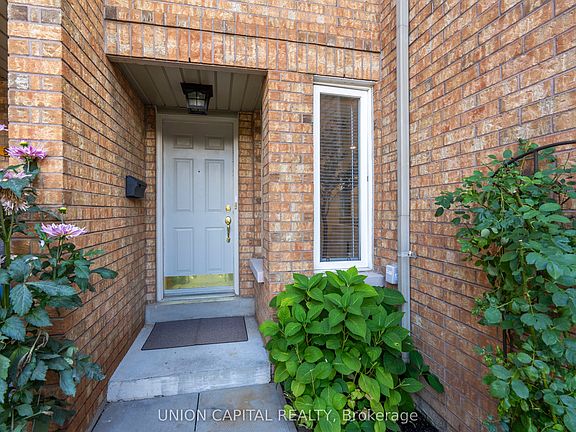 4th image of 2555 Thomas St #106