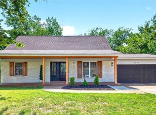 1194 Dunloe Rd, Ballwin, MO 63021