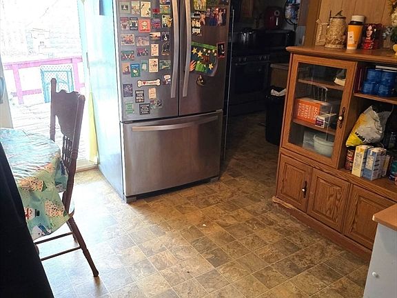 5th image of 523 2nd St
