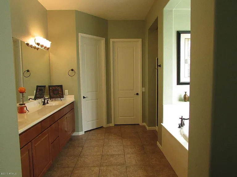 8628 S 21st Pl — Photo 11
