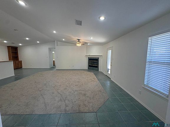 4th image of 3201 N Richardson Ave