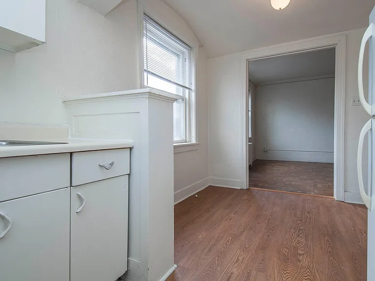 5646 Hobart St #4 — Photo 5