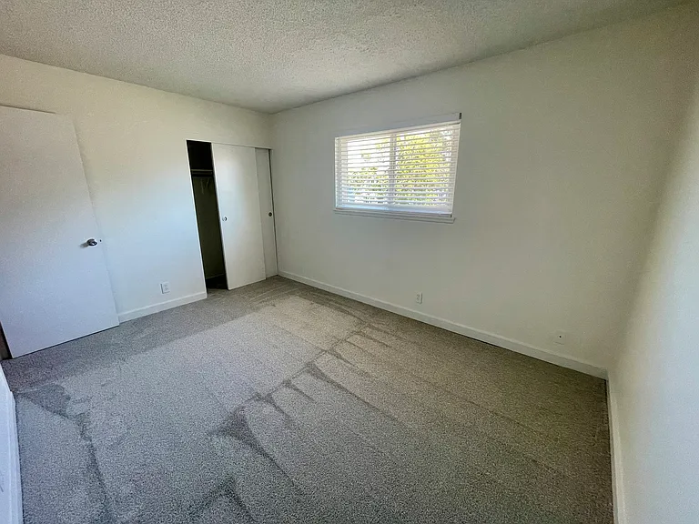 9856 Continental Dr — Photo 9