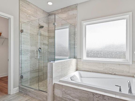 5th image of 3003 Henry Rd SE