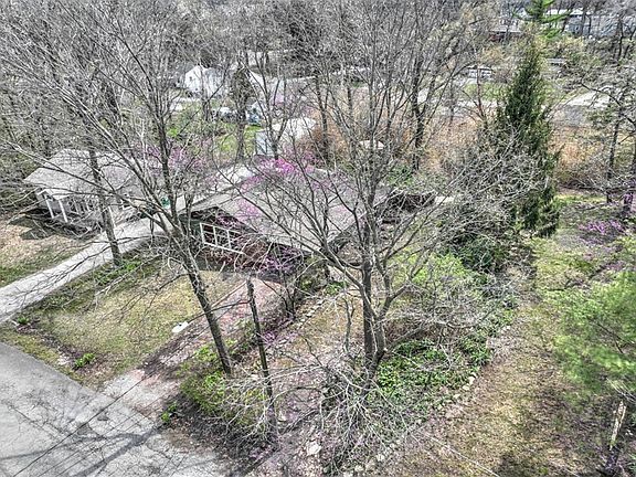 4th image of 2915 E Main St