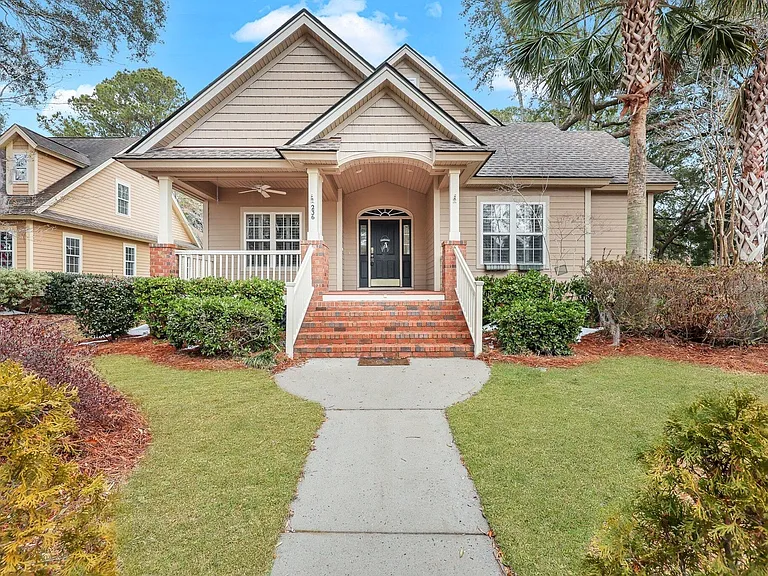 236 Ainsdale Dr — Photo 1