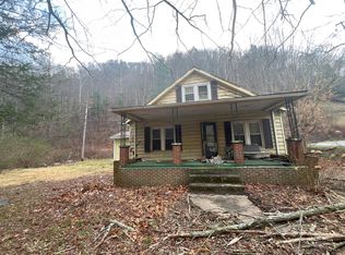 7118 Deskins Rd, Vansant, VA 24656